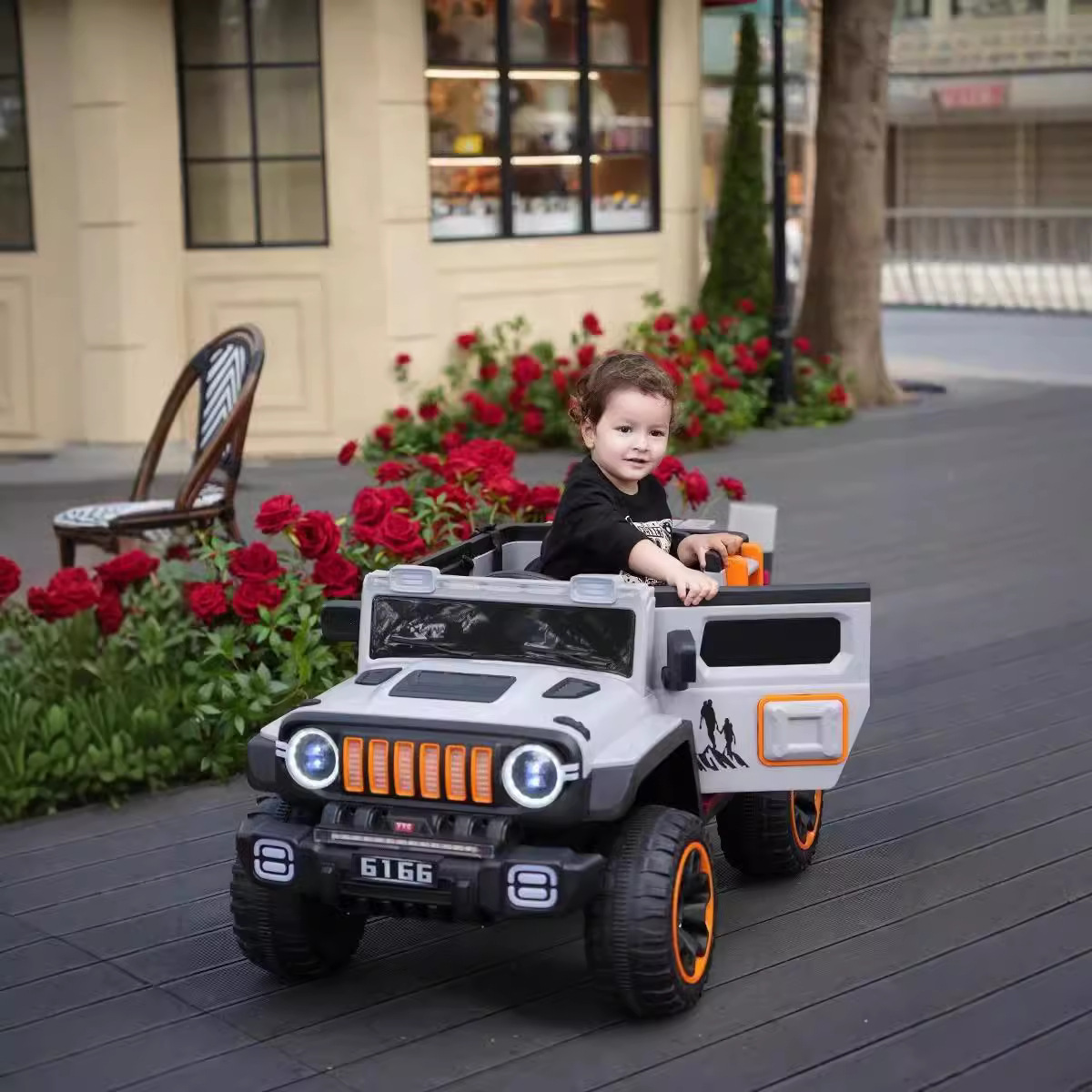 Jeep eléctrico todoterreno de cuatro ruedas para niños, coche recargable para niños y mujeres, coche de juguete de batería de control remoto, 4WD image 3