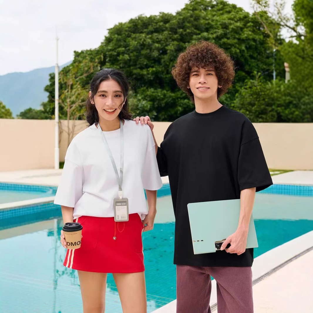 Marca de primavera y verano pesada 240G algodón de hielo de color sólido cuello redondo de manga corta para hombres coreanos simples diarios versátiles camiseta de media manga