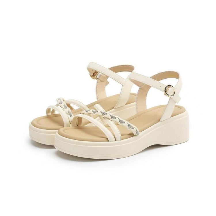 Sandalias francesas romanas para mujeres 2026 nuevo verano con una palabra de hadas estilo de moda versátil falda sandalias para niños