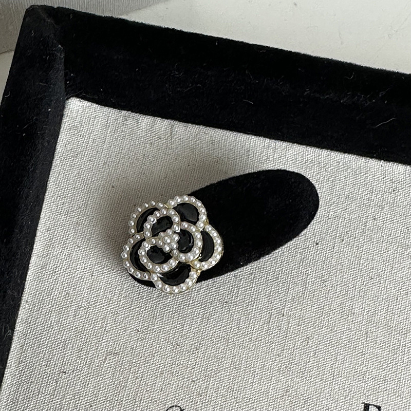 Exquisite feine Perle Kamelie ovale Entenschnabel-Clip hochwertige Blume Haarnadel Seite Pony Clip Haar-Accessoires neu_voghion.com