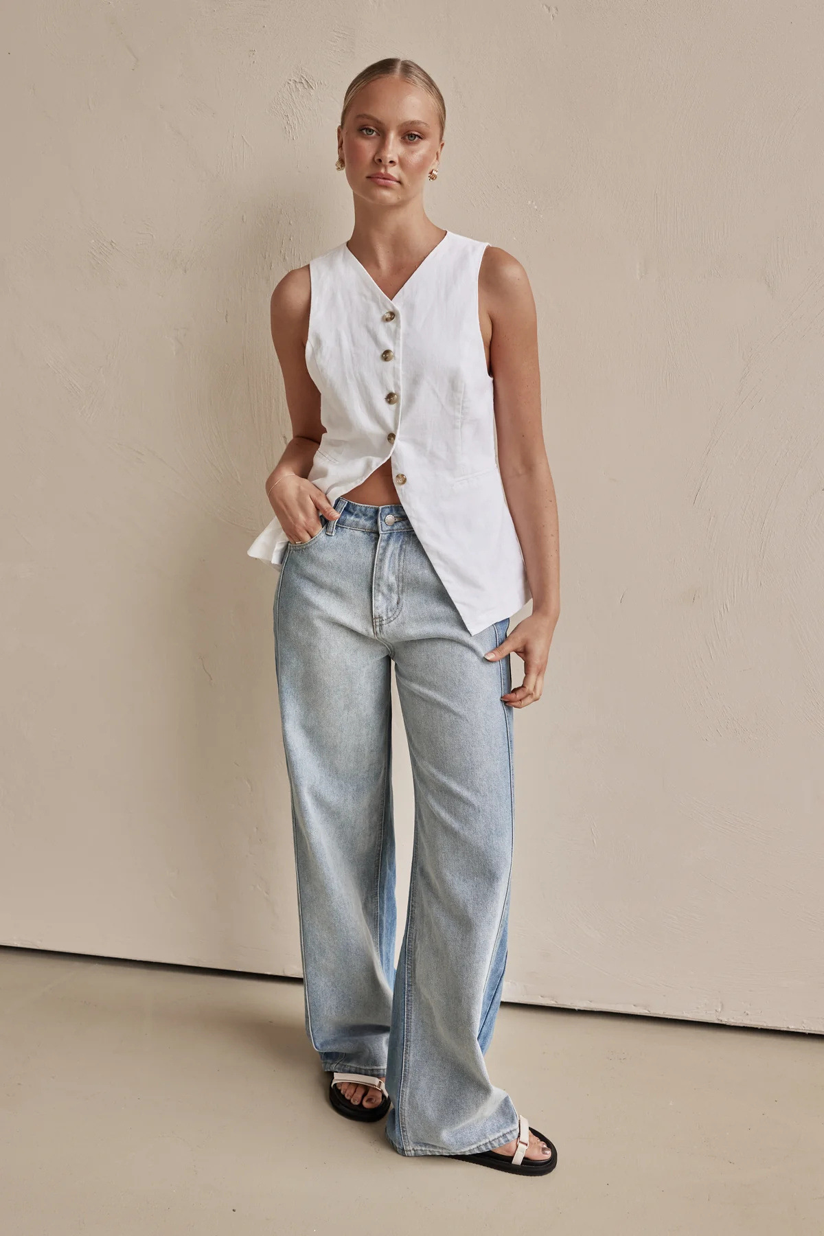 Women's 2025 New European And American Style Trendy Wide-Leg Pants Fashionable Street Washed Distressed Jeans 8932_ecoleips.com