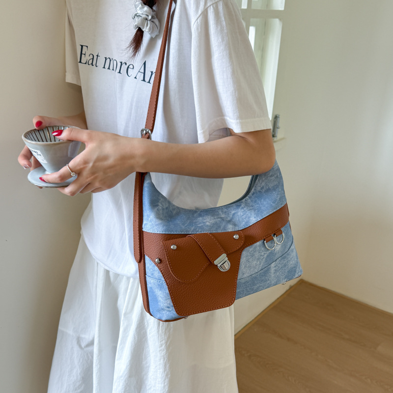 Bolso de axila retro estilo Hong Kong 2025 verano nuevo bolso femenino diseño de nicho bolso de hombro personalizado bolso de mensajero de gran capacidad