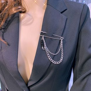 New Metal Punk Style Personality Trendy Brooch Long Chain Silver Unisex Pin Accessories Spot Manufacturers