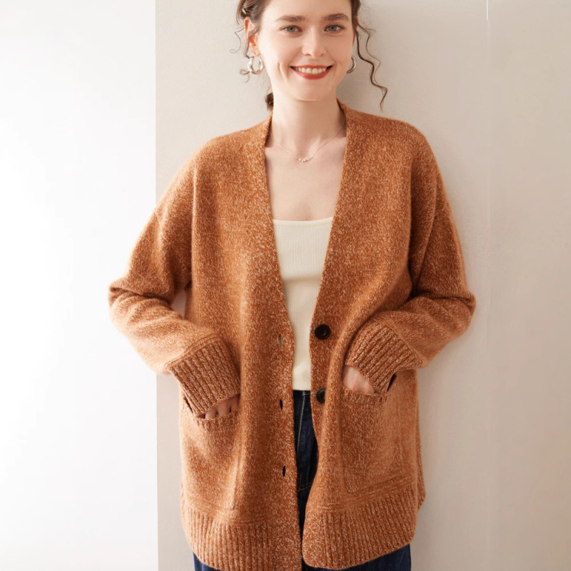 Autumn and Winter New V-neck Long Sleeve Thick Outer Wear Fashionable All-match Outer Wear Top Cashmere Knitted Loose Cardigan Women Autumn and Winter New V-neck Long Sleeve Thick Outer Wear Fashionable All-match Outer Wear Top Cashmere Knitted Loose Cardigan Women