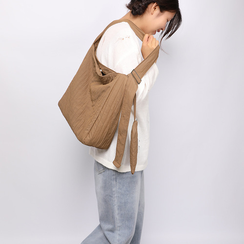 2024 summer new cross-border bag wrinkled armpit bag tote bag Korean style canvas bag large capacity shoulder bag for women