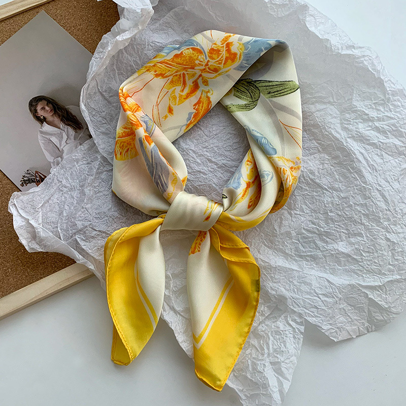Bufanda de seda, bufanda cuadrada pequeña, sensación premium, nuevo estilo coreano, chal de seda de imitación dulce y fresco, bolso de flores, pañuelo en la cabeza, cinturón para el cabello