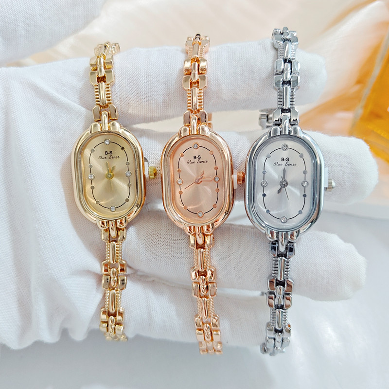2026 New Retro Light Luxury Fashion Diamond-Encrusted Women's Watch with Artistic Temperament and High-End Feel, Women's Student Bracelet Watch