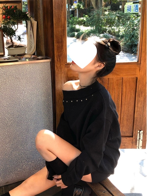 美式辣妹黑色两穿斜肩长袖卫衣女秋季新款设计感宽松显瘦露肩上衣|undefined