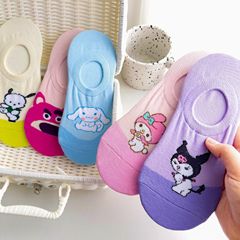 Japanese-style new cartoon girls' anti-slip silicone invisible socks, summer shallow mouth socks, combed cotton socks for students