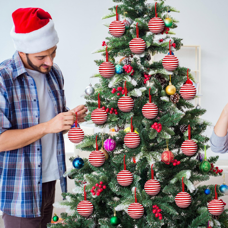 Inventario transfronterizo nuevo producto de Navidad decoración rojo y blanco 8cm pelo de Navidad familia centro comercial colgante de árbol de Navidad