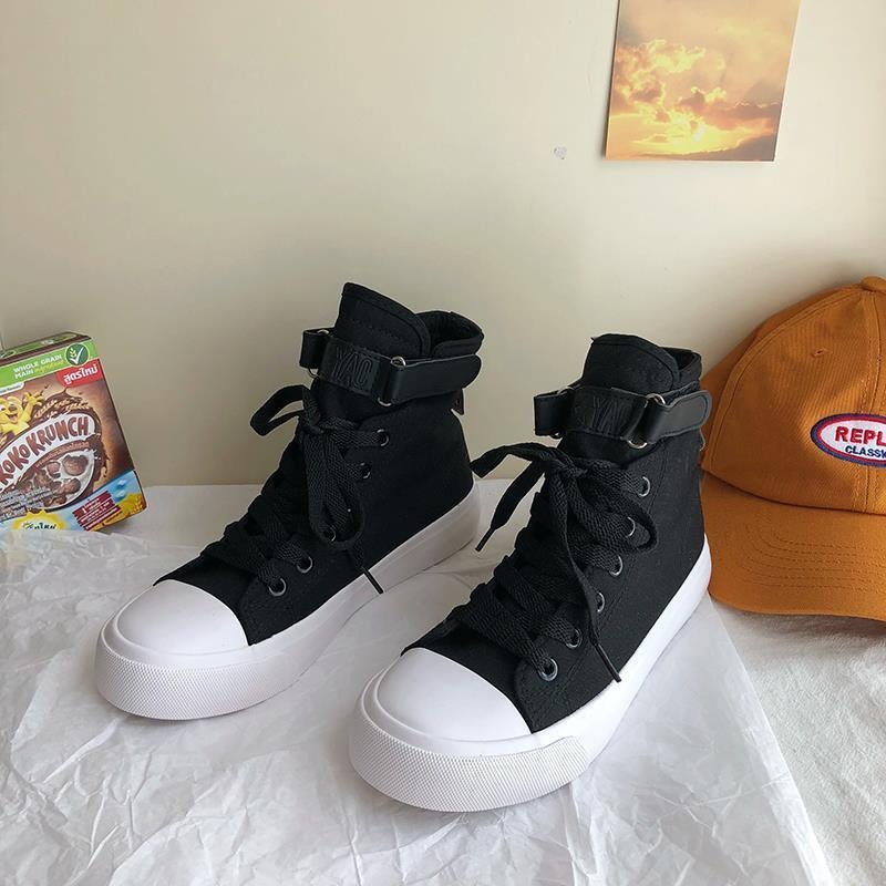 흑백의 크기는 절반 미만입니다.