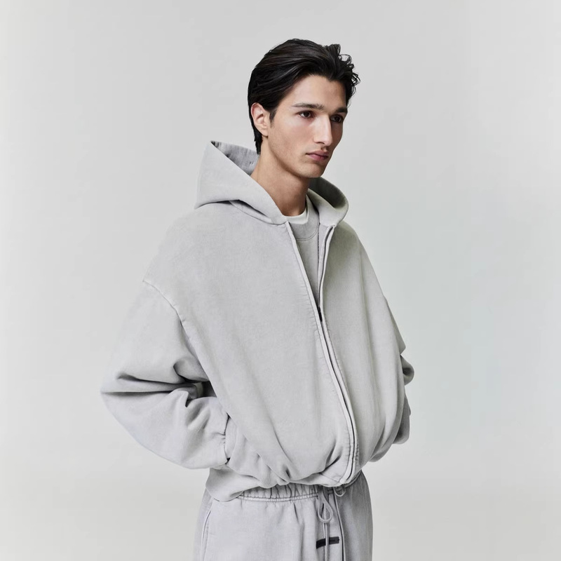 Essentials Hhh High Street Fw25 Embroidered Letters Casual Loose Autumn and Winter Zipper Hooded Sweatshirt for Men and Women Trendy Essentials Hhh High Street Fw25 Embroidered Letters Casual Loose Autumn and Winter Zipper Hooded Sweatshirt for Men and Women Trendy