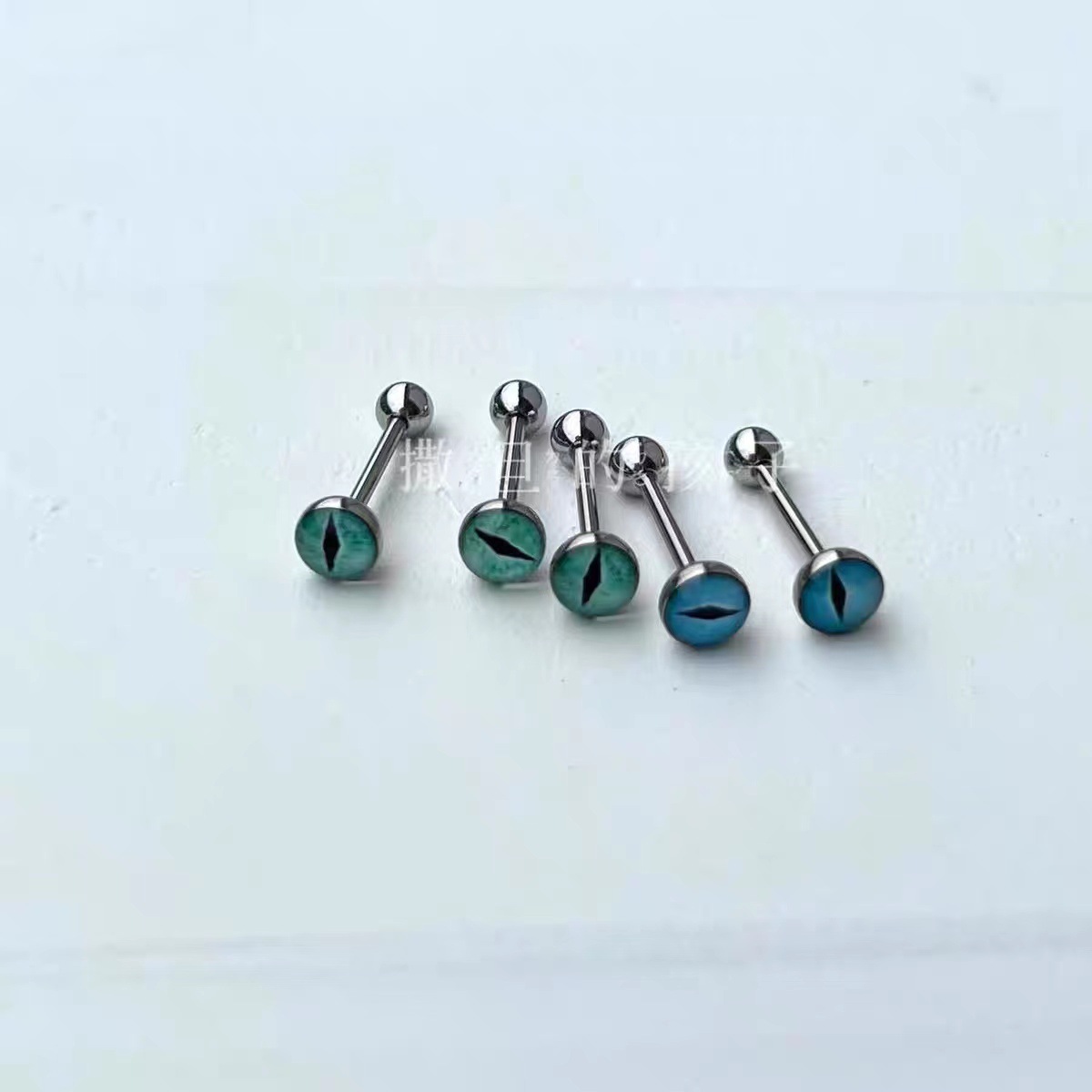 Pointed titanium steel lip stud product view