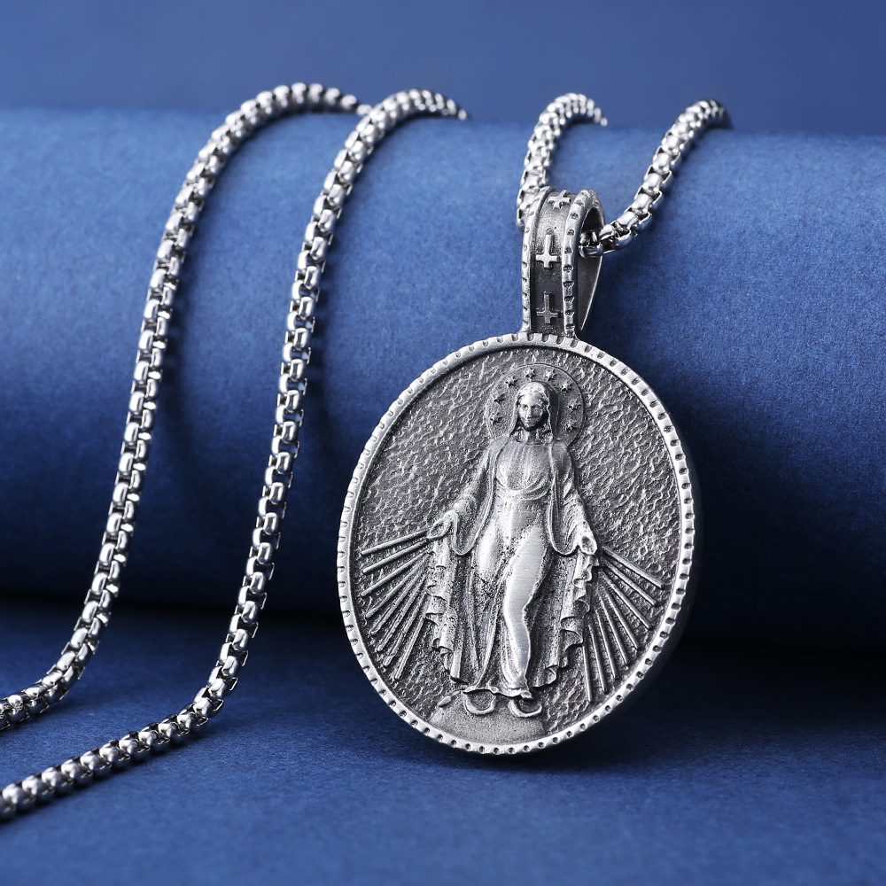 Retro Pendant Necklace Image 3