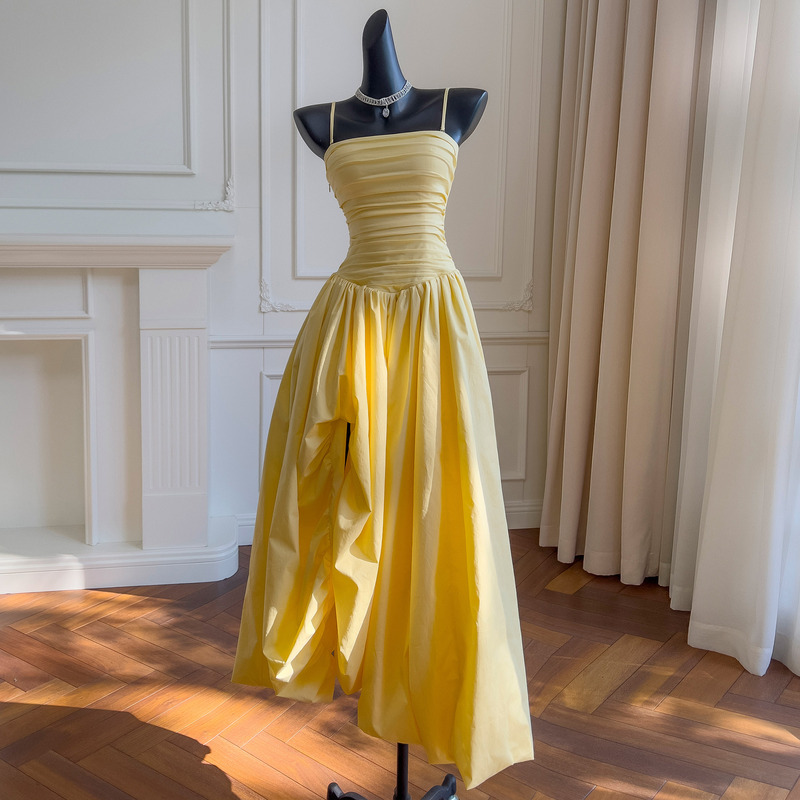 French-Style Elegant and Sexy Strapless Dress for Women, Chic Holiday Style Waist-Cinching Slimming Gown for Women 69317