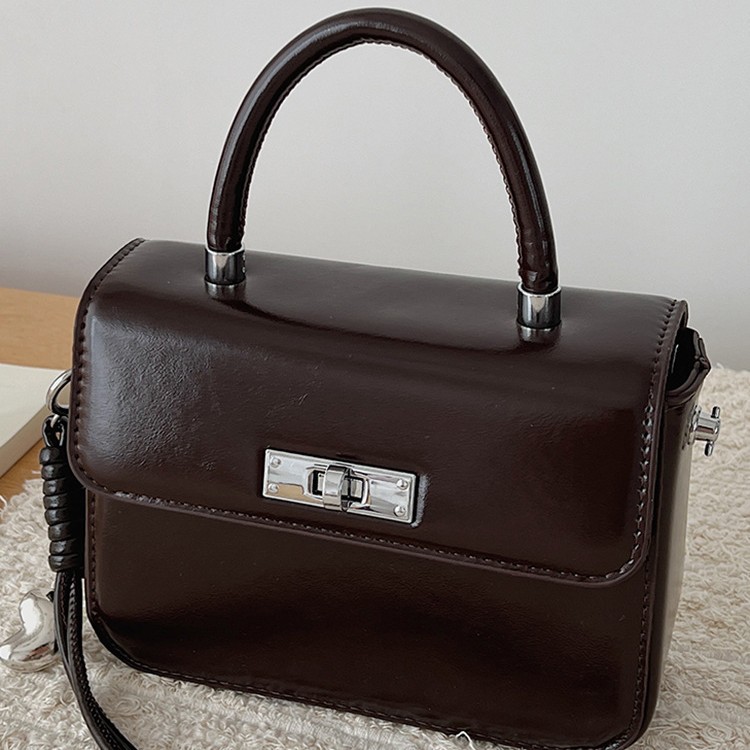 Bolsa de alto valor para mujeres 2026 primavera nuevo retro bolso de mochila diario estilo extranjero bolso de mano casual