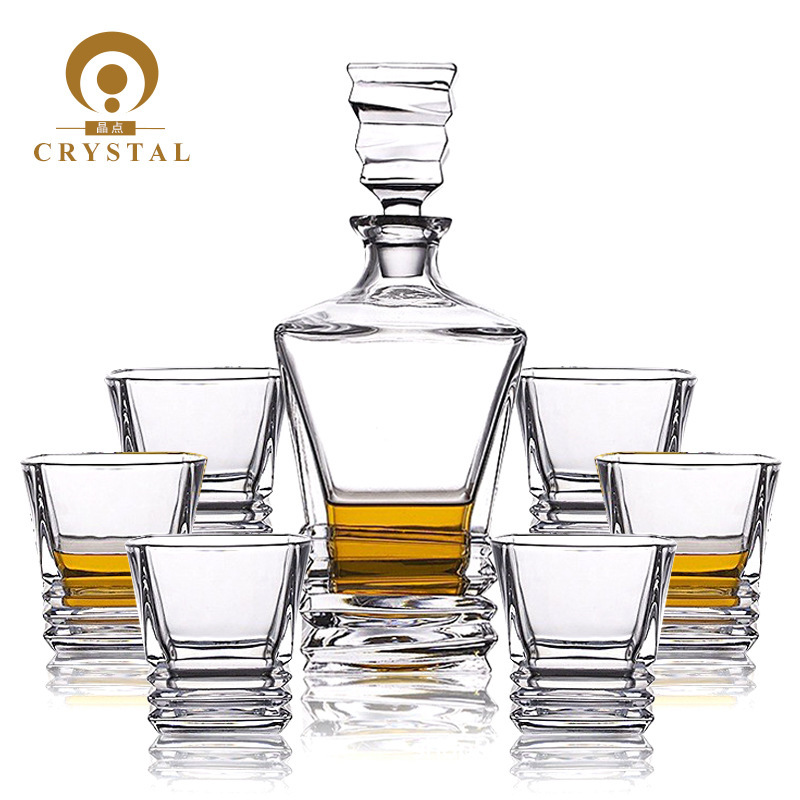 Comercio exterior transfronterizo suministro de alta calidad de vidrio de cristal checo whisky taza de vino casero decanter set de vino