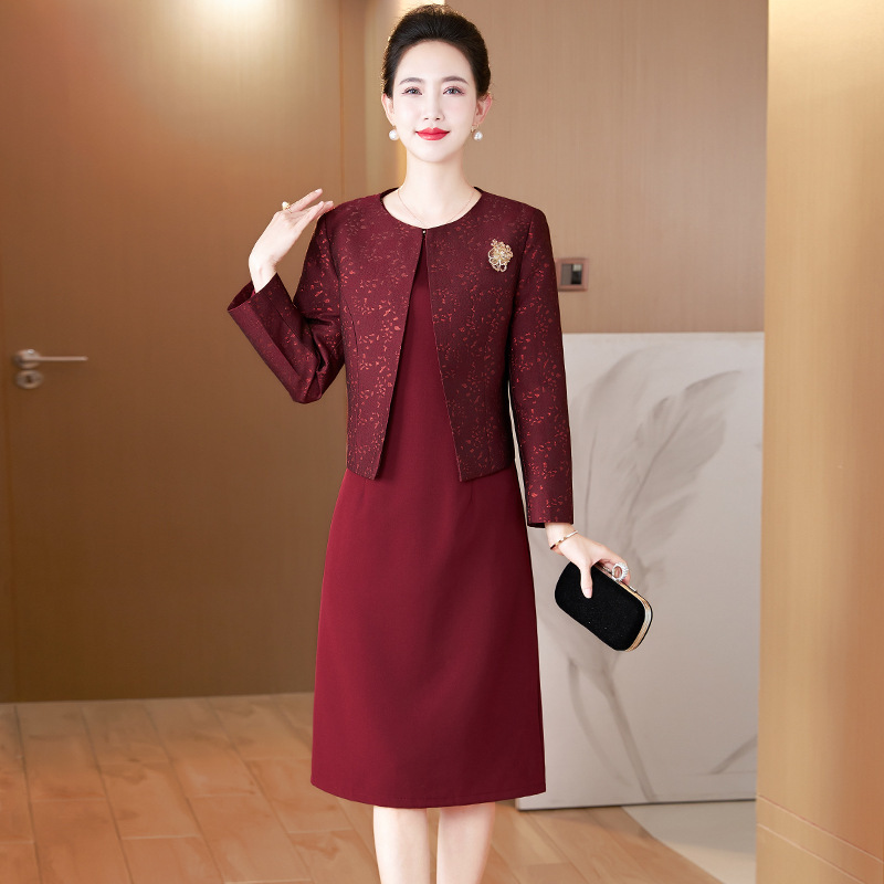 Two-Piece Set for Mother of the Bride, Tummy-Concealing and Slimming Festive Wedding Dress, Fitted Hip-Hugging Suit, Qipao Dress Two-Piece Set for Mother of the Bride, Tummy-Concealing and Slimming Festive Wedding Dress, Fitted Hip-Hugging Suit, Qipao Dress
