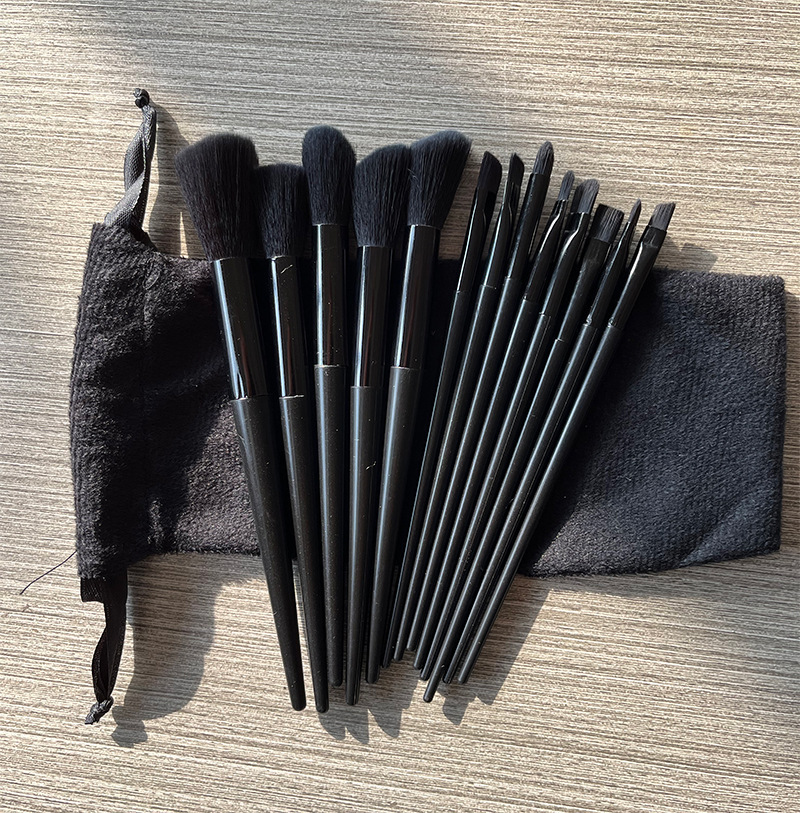 13 bolsas de terciopelo negro +