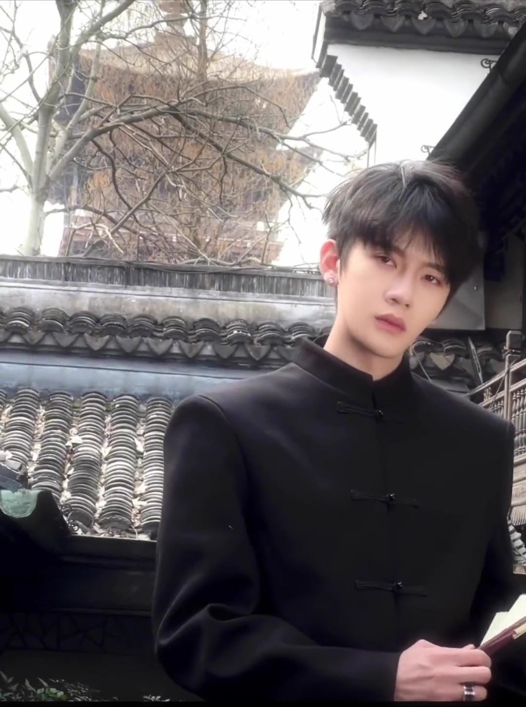 1 abito da uomo in stile cinese vintage con colletto rialzato e bottoni, design patchwork in pelle con nappe di nicchia, elegante e_voghion.com