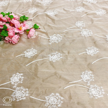 蒲公英白色牛奶丝布料 真丝皱绣花蕾丝刺绣花边 女装桌布礼服面料