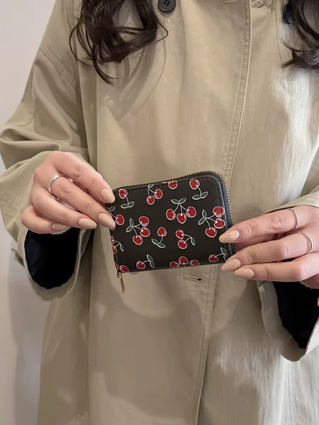 Anti-Degaussing Card Holder with Multiple Card Slots, Large Capacity for Id and Driver's License, Compact Card Case for Women, Multifunctional Casual Coin Purse