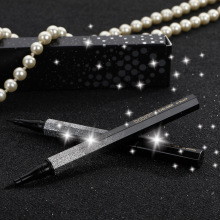 �ǿ��۾��Pƽ�r�־÷�ˮܛӲ�^�����۾�Һ�P���l����Ⱦ��ɫ�۲�