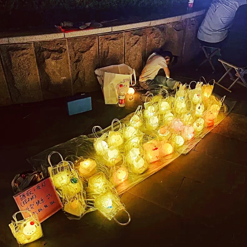 夜市爆款摆摊发光玩具公园摆地摊网红儿童可爱小夜灯节日礼物|undefined