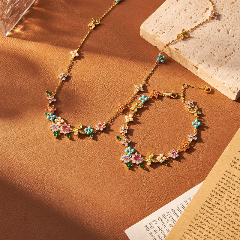 New Fashionable Light Luxury Commuter Small Fresh Design Super Flash Zircon Inlaid Luxury Niche Inlaid Flower Butterfly Bead Necklace