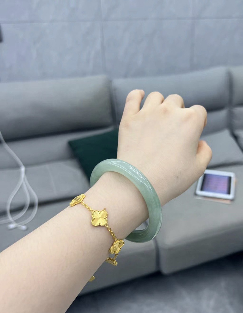 Vòng tay ngọc bích Miến Điện chính hãng, chất băng, màu ngọc bích tự nhiên, đường kính trong 51–65 mm chi tiết 4