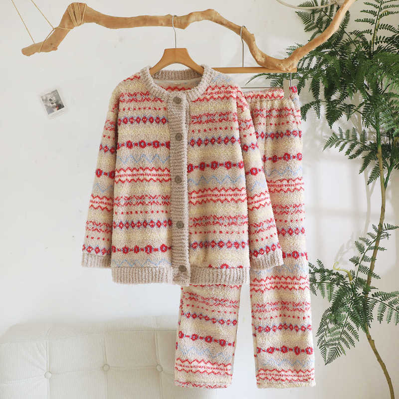 Retro women's fleece loungewear suitable for outdoor wear, sweet student-style flannel autumn and winter ethnic style thickened warm pajamas Retro women's fleece loungewear suitable for outdoor wear, sweet student-style flannel autumn and winter ethnic style thickened warm pajamas