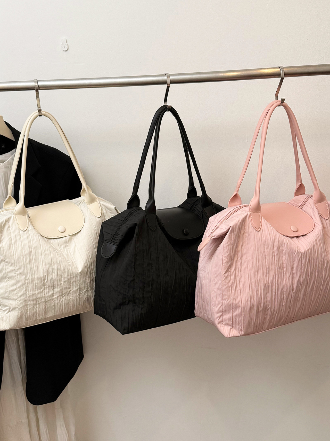 Wrinkled Nylon Handheld Travel Bag Women Large Capacity Single Shoulder Luggage Tote Lightweight Short Trip Business Trip Fitness Storage Bag