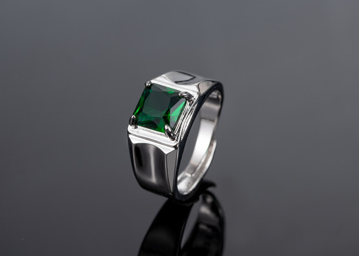 classic fourclaw emerald ring European and American diamond amethyst ring jewelrypicture4