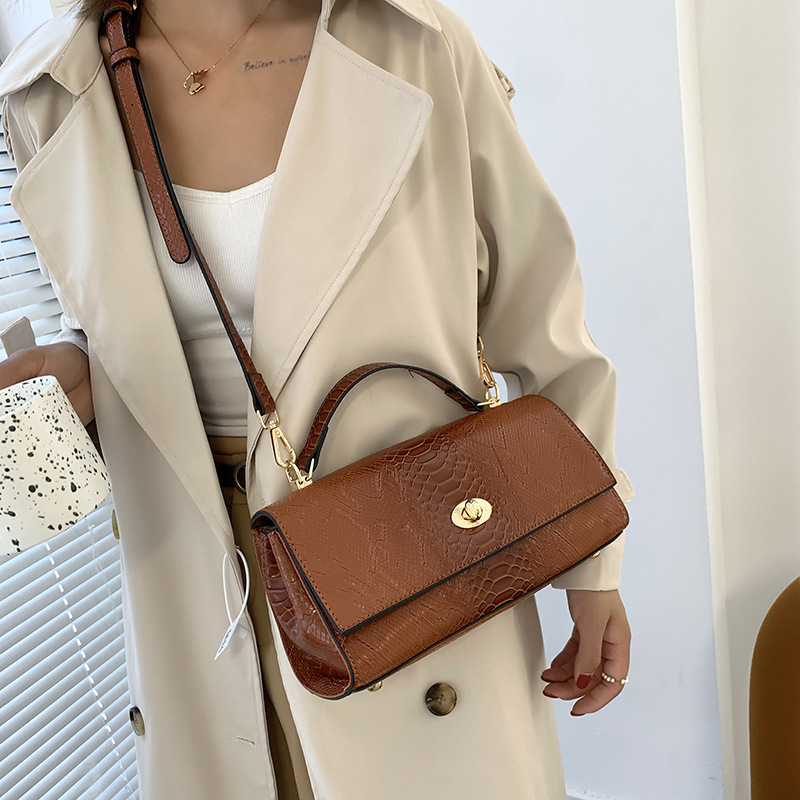 Clearance Sale - Special Price on Bags: European and Korean Fashion Handbags, Simple Shoulder and Crossbody Multi-Purpose Women's Bags Clearance Sale - Special Price on Bags: European and Korean Fashion Handbags, Simple Shoulder and Crossbody Multi-Purpose Women's Bags