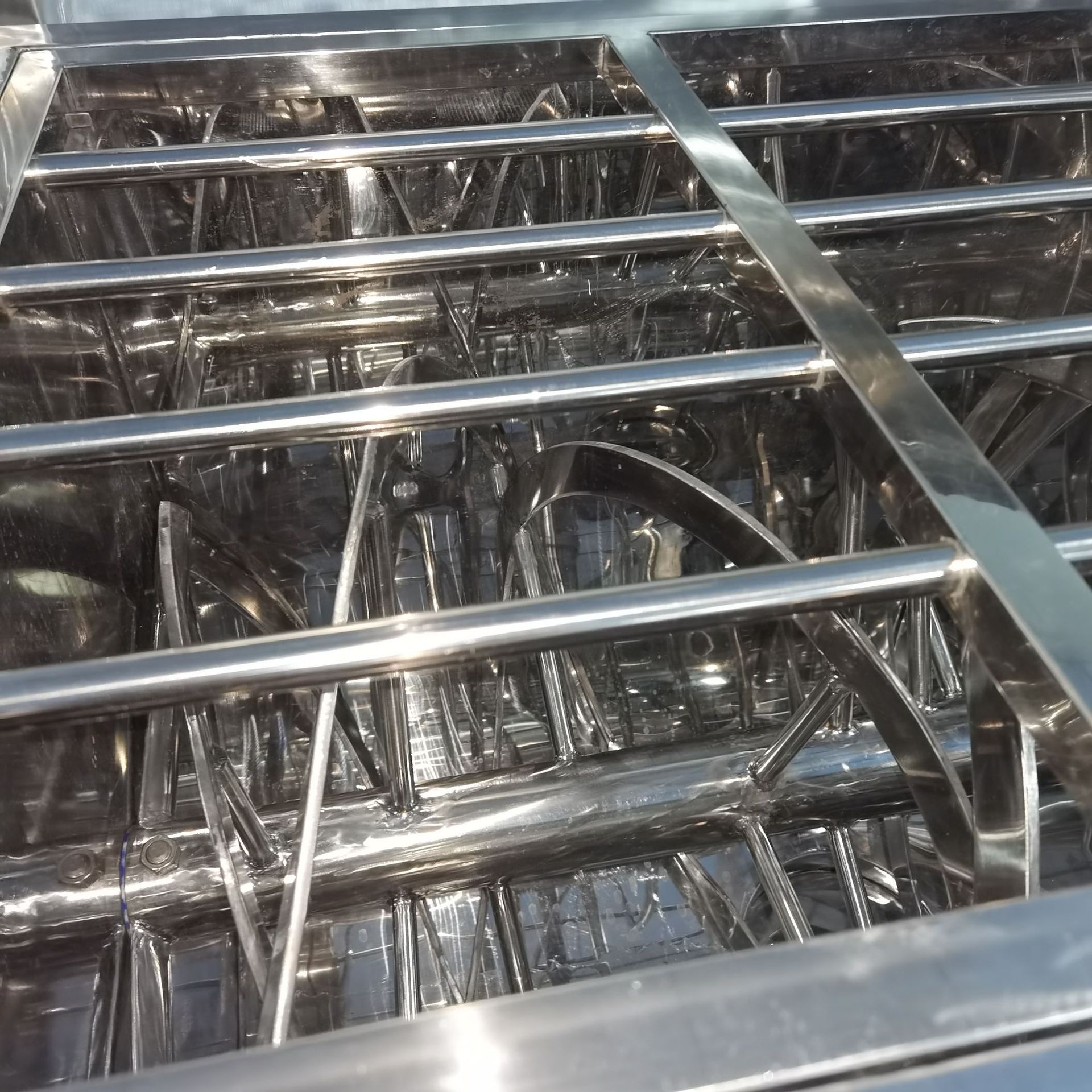 ����ַ����ϻ��������Ͻ����豸��ĩ���ϻ�����Զ���е