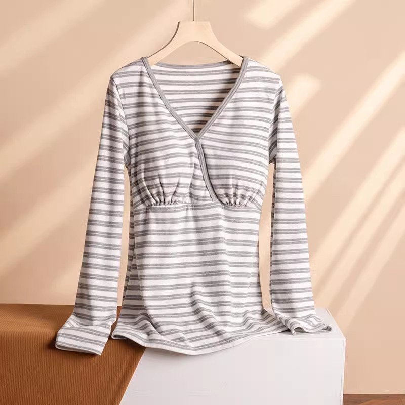Серый полосатый топ