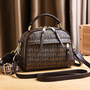 Retro printed small square bag textured handbag for women 2024 new large capacity shoulder messenger bag one-piece delivery