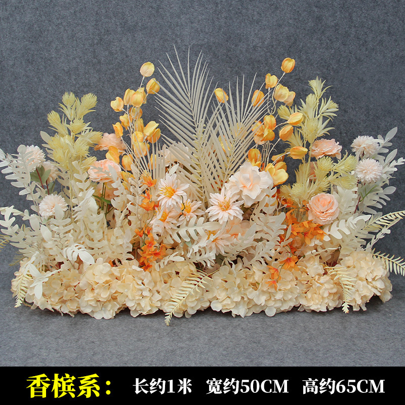 新商品の結婚祝いの大きいタイプの花を並べて絹の花の完成品の装飾をシミュレーションします。|undefined