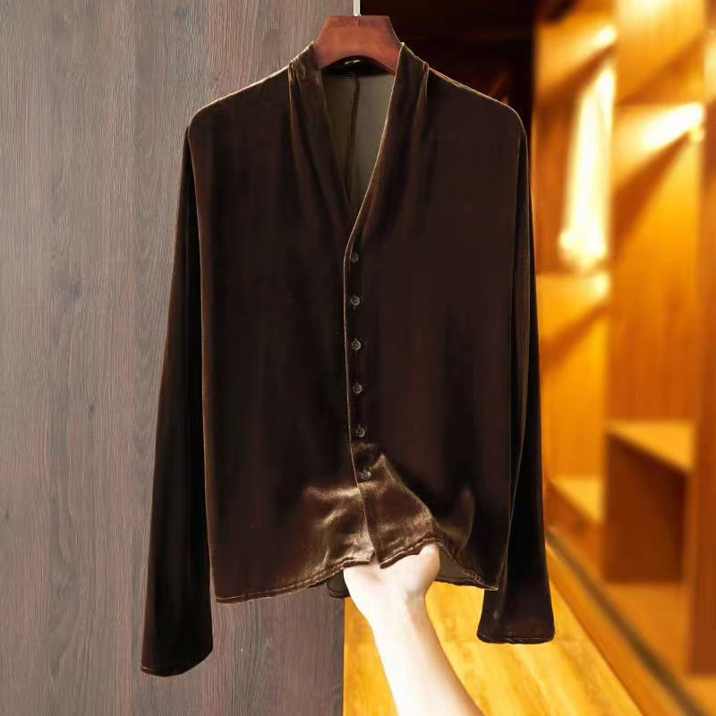 Retro-style, high-end European fashion, elegant women's long-sleeved shirt, gold velvet, suitable for spring and autumn, with a flattering shoulder design, a stylish and chic top Retro-style, high-end European fashion, elegant women's long-sleeved shirt, gold velvet, suitable for spring and autumn, with a flattering shoulder design, a stylish and chic top