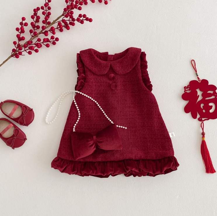 Burgundy vest skirt/including accessories