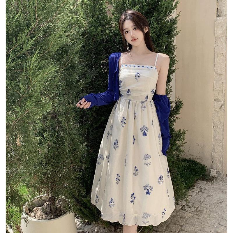 Sweet and Spicy Klein Blue Floral Print Camisole Dress Set for Women, Summer Thin Sunscreen Cardigan, Waist-Cinching Bud Skirt Sweet and Spicy Klein Blue Floral Print Camisole Dress Set for Women, Summer Thin Sunscreen Cardigan, Waist-Cinching Bud Skirt