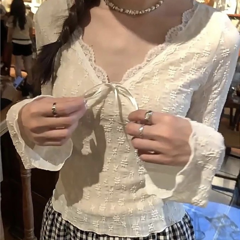 纯欲法式蕾丝拼接V领长袖T恤女早秋设计感小众修身显瘦打底衫上衣|undefined