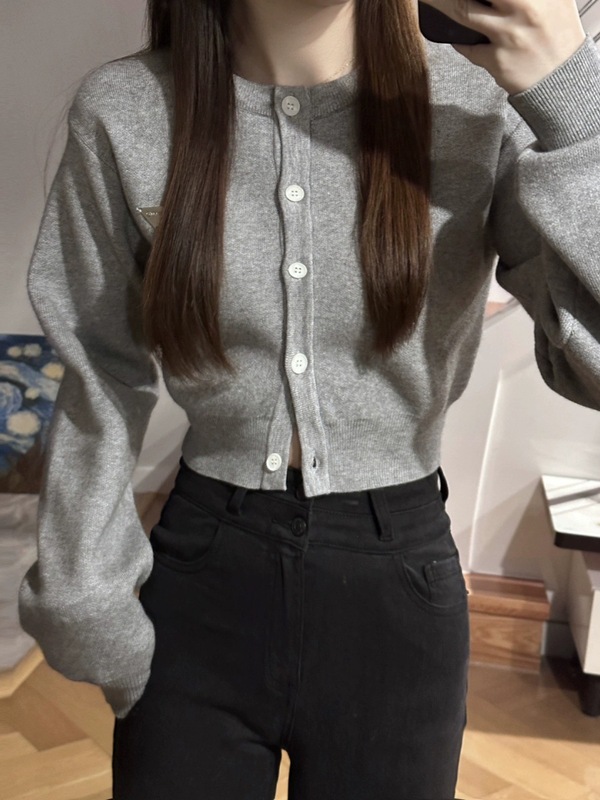 小众灰色内搭针织衫毛衣女秋季设计感慵懒风长袖上衣短款开衫外套|undefined