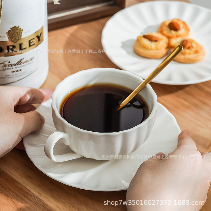 Tazas de café blancas transfronterizas, tazas de calabaza de cerámica, platos de tazas de agua de estilo europeo, tazas de alojamiento de hoteles, tazas de esmalte de color