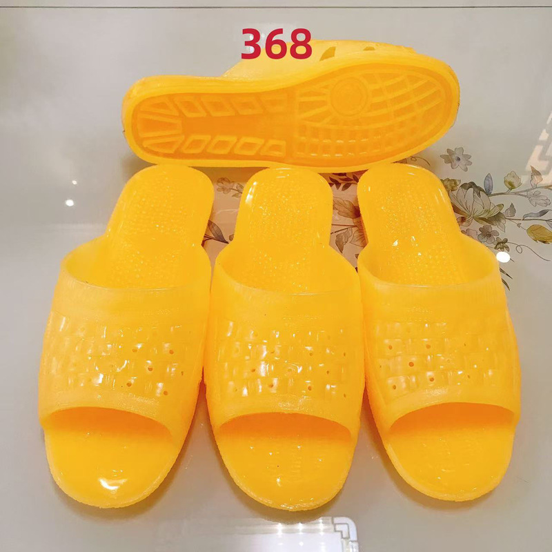 Summer Non-Slip Wear-Resistant Tendon Slippers Street Stall Running Volume Men's Yellow Rubber Slippers Middle-Aged Men's Home Slippers Wholesale Summer Non-Slip Wear-Resistant Tendon Slippers Street Stall Running Volume Men's Yellow Rubber Slippers Middle-Aged Men's Home Slippers Wholesale