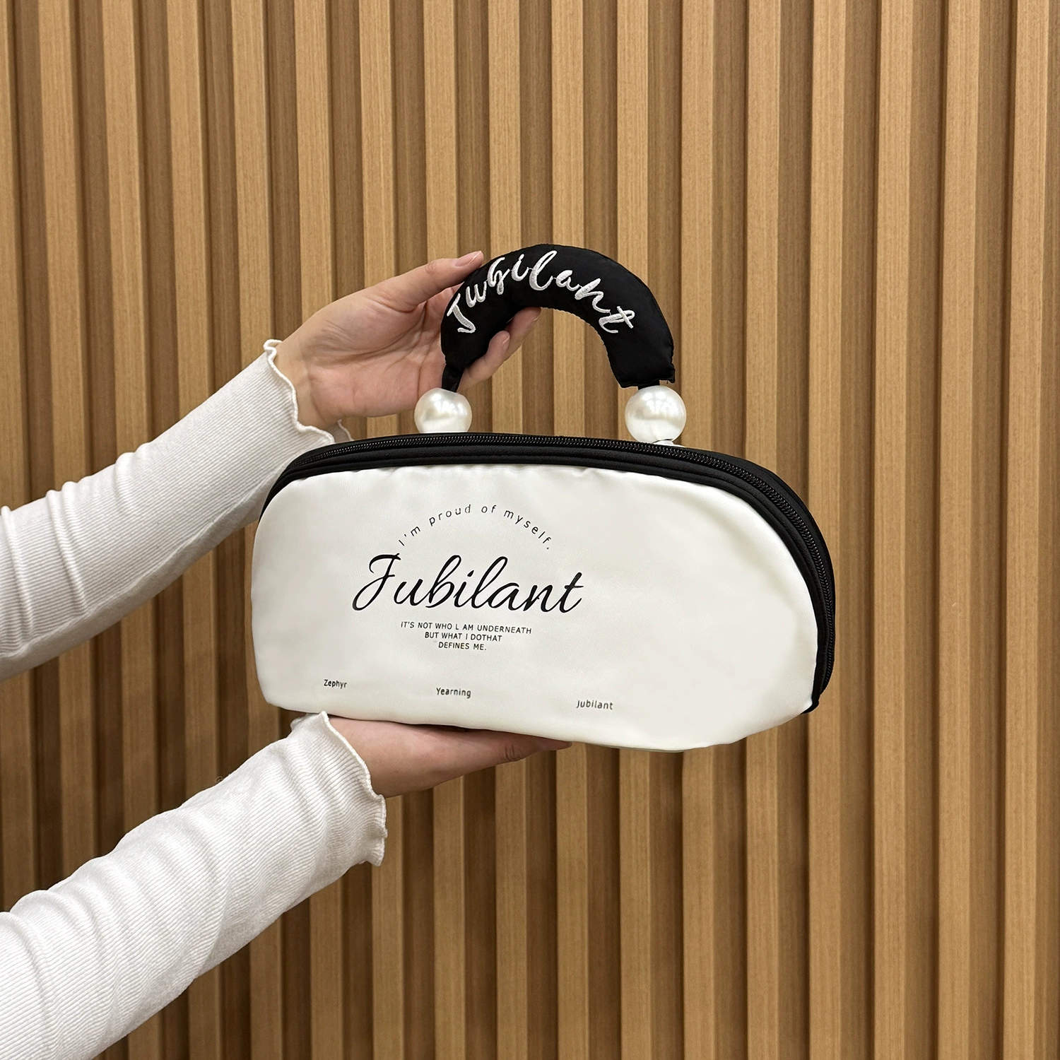 Handheld brand cosmetic bag, capacious storage system for traveling