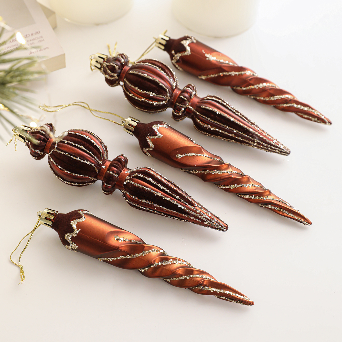 Colgante de plástico de color curry nórdico transfronterizo flocado polvo adhesivo árbol de Navidad colgante caja de hielo diseño de decoración
