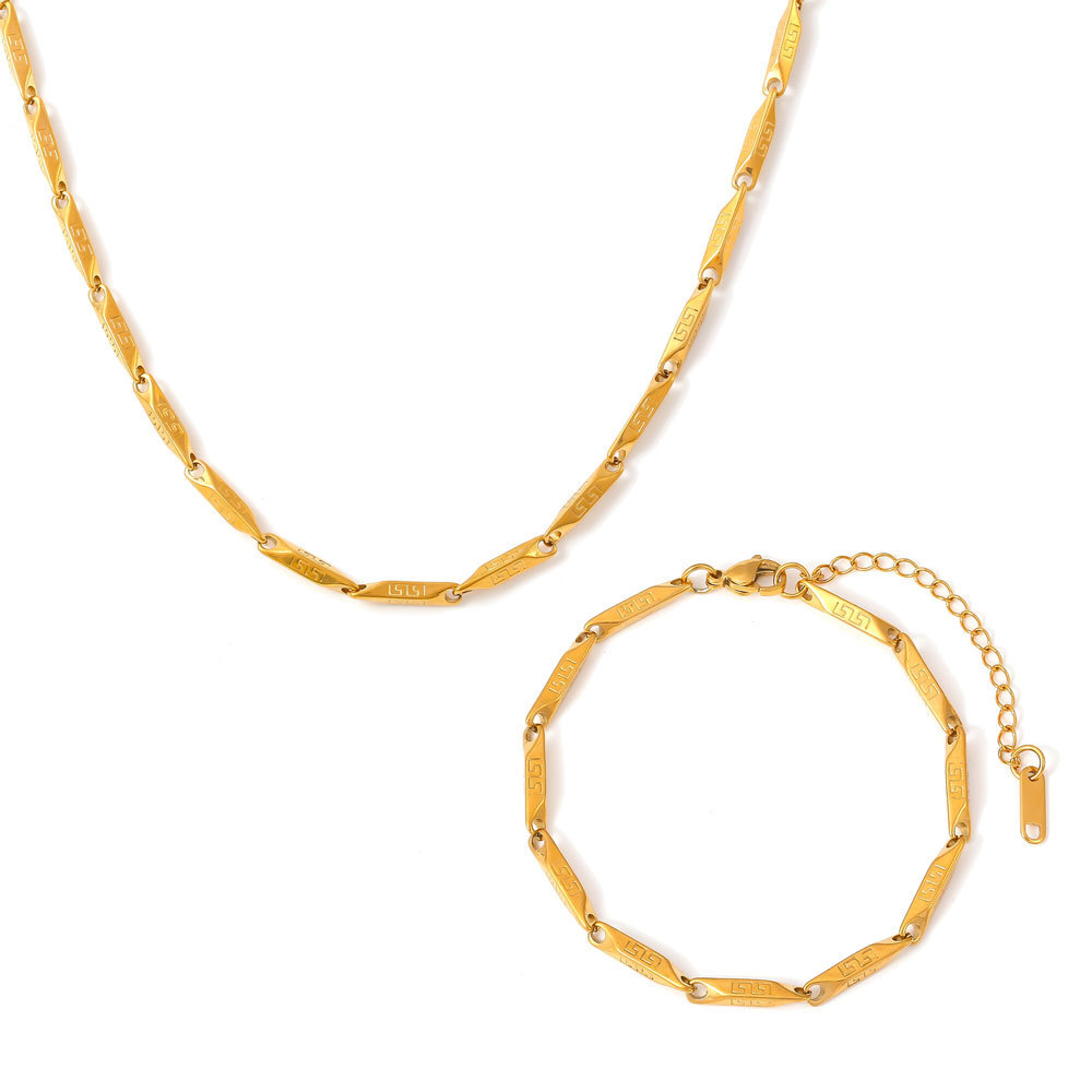 Conjunto de joias com colar e pulseira de elos em losango_voghion.com