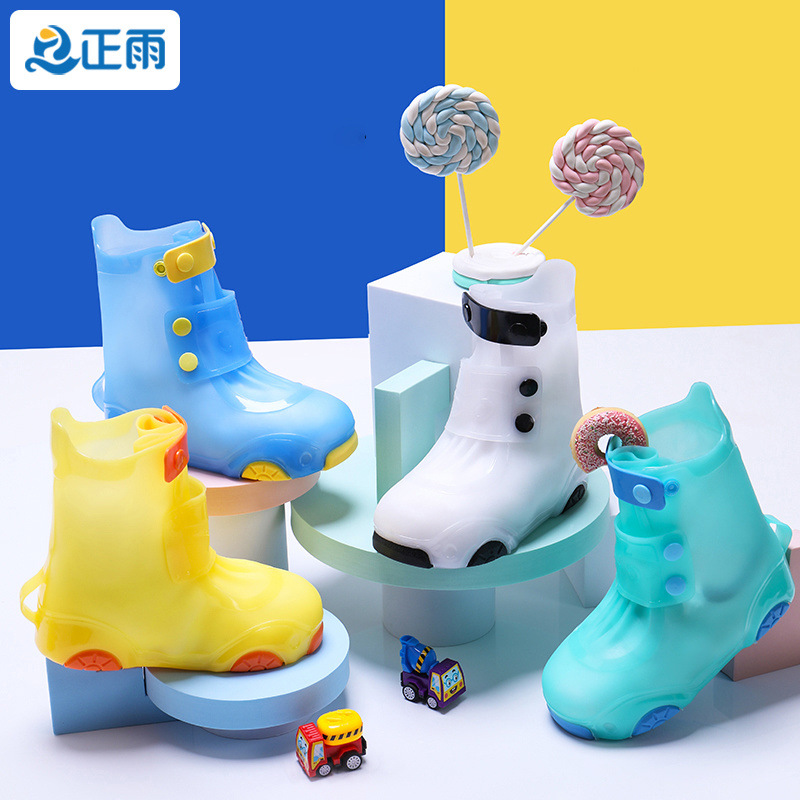 儿童雨鞋套男女童防滑防水防雨鞋套新款宝宝小学生加厚耐磨底雨靴
