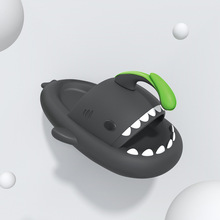 鲨鱼拖鞋男情侣室内外厚底踩屎感居家居凉拖女新款灯笼鱼拖鞋